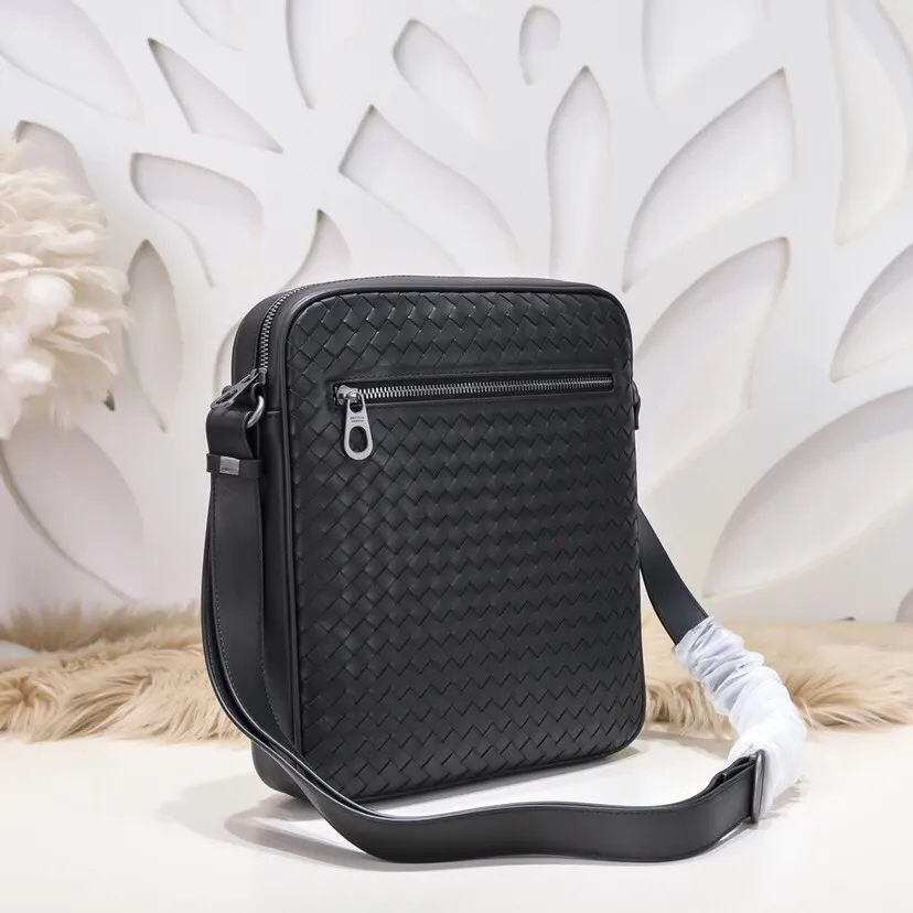All categories 💚 Top version men’s bags 💚 BV 2024 new BV crossbody bag